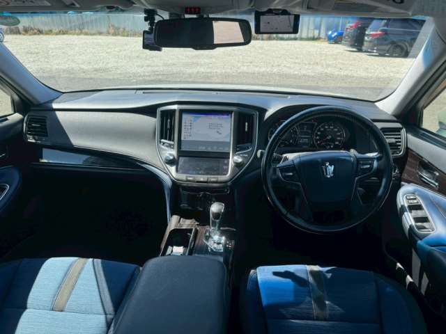 Toyota CROWN 2015 6369202-2