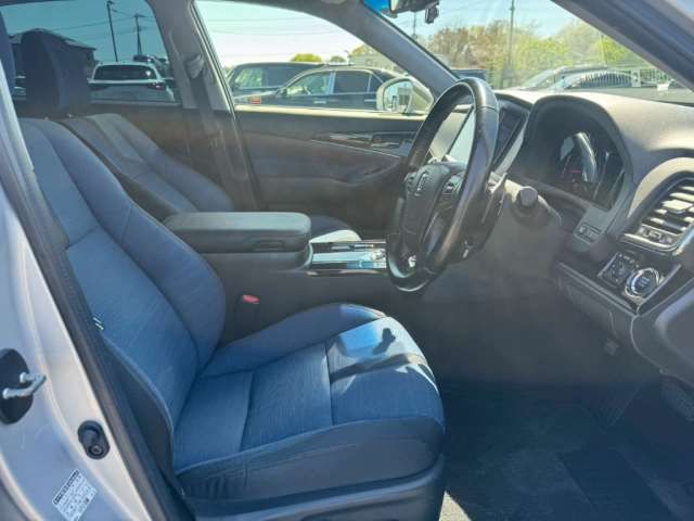 Toyota CROWN 2015 6369202-8
