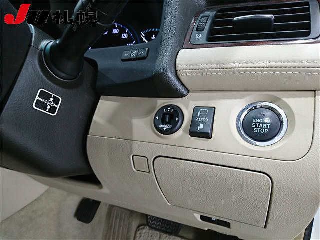 Toyota CROWN 2011 6370384-3