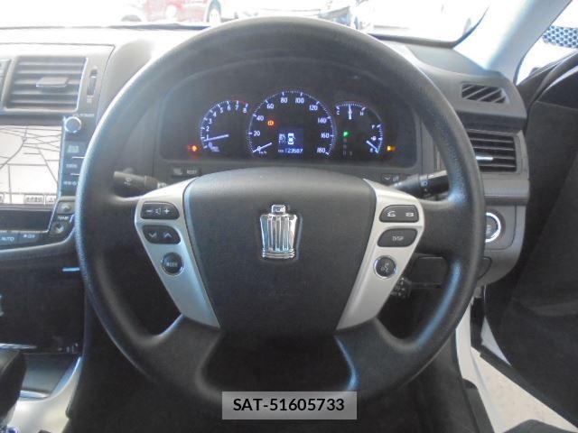 Toyota CROWN 2011 6370600-4