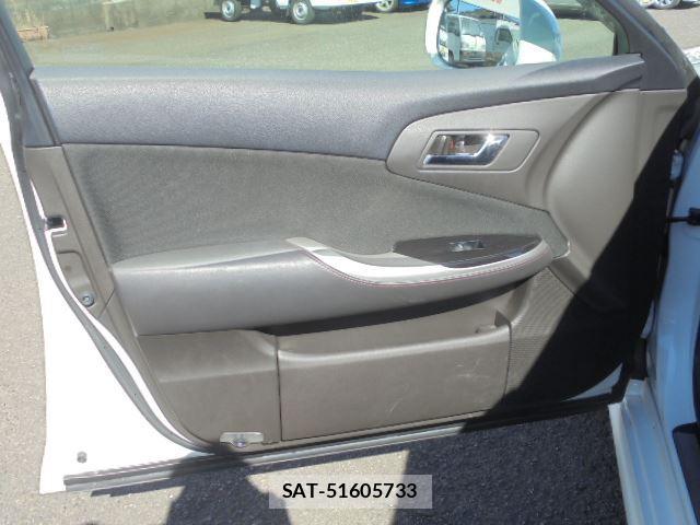 Toyota CROWN 2011 6370600-8