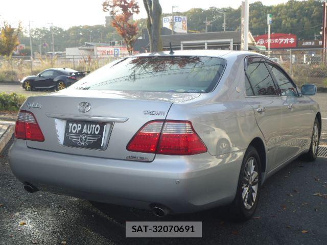 Toyota CROWN 2007 6372811-1