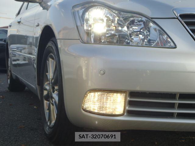 Toyota CROWN 2007 6372811-8