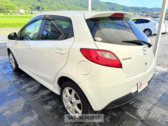 Mazda DEMIO 2010 6352105-1