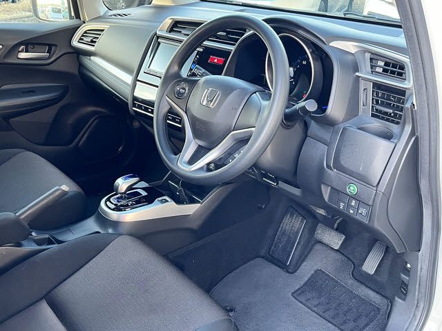 Honda FIT HYBRID 2017 6326701-3