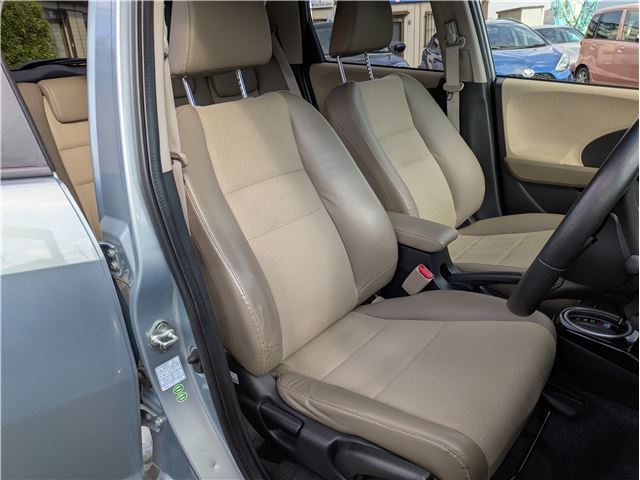 Honda FIT SHUTTLE HYBRID 2012 6327965-10