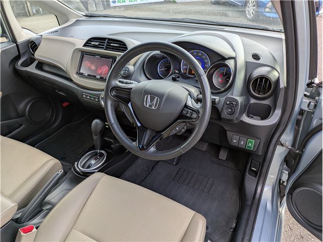 Honda FIT SHUTTLE HYBRID 2012 6327965-2