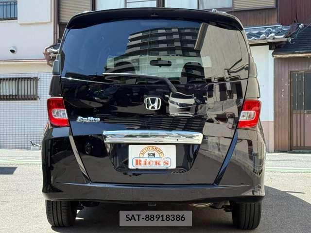 Honda FREED SPIKE 2011 6356831-4