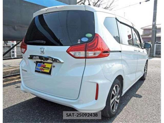 Honda FREED 2017 6338100-3