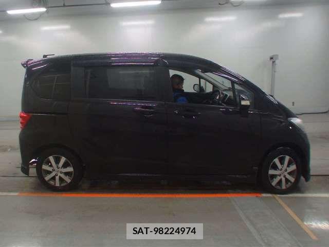 Honda FREED 2011 6342767-2