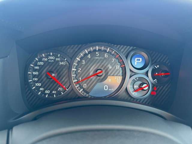 Nissan GT-R 2025 6326947-8