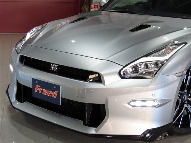 Nissan GT-R 2023 6327106-1