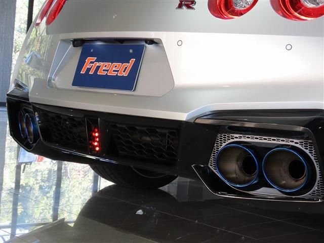 Nissan GT-R 2023 6327106-7