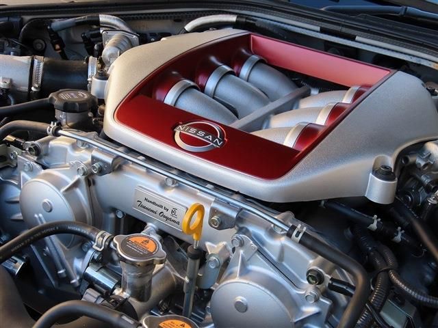 Nissan GT-R 2023 6327106-8