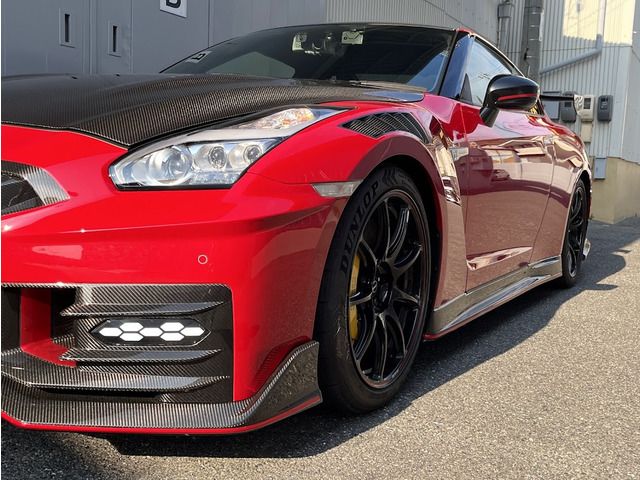 Nissan GT-R 2023 6327142-7