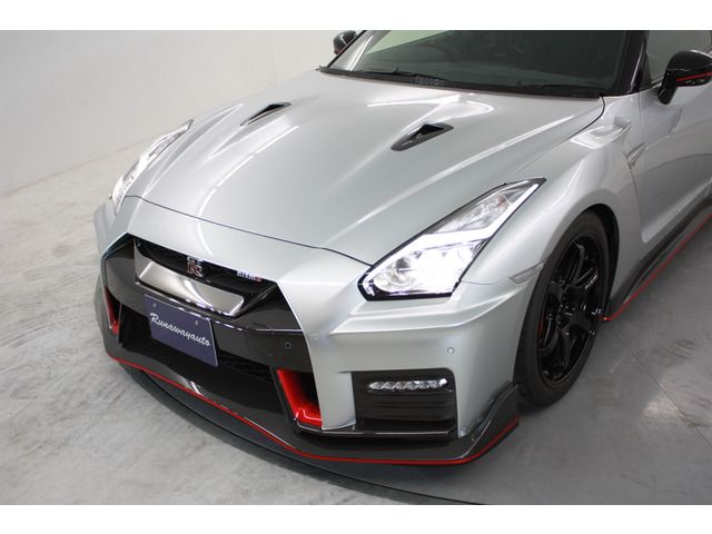 Nissan GT-R 2017 6327351-1