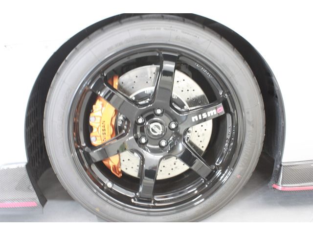 Nissan GT-R 2017 6327351-3