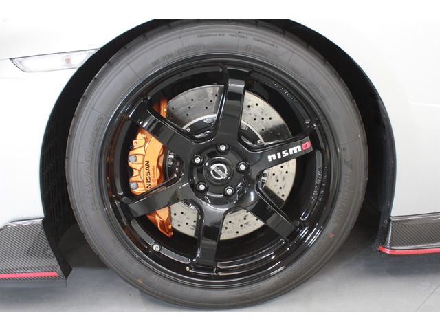 Nissan GT-R 2017 6327351-4