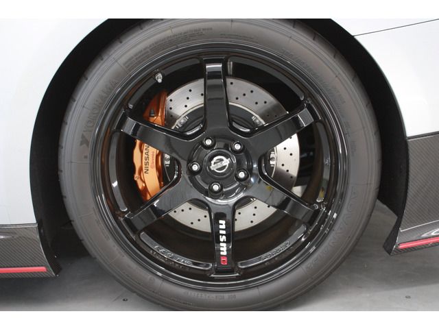 Nissan GT-R 2017 6327351-5