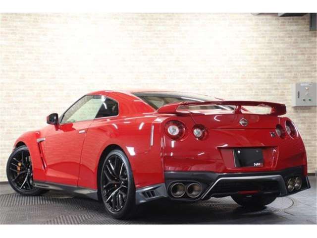 Nissan GT-R 2016 6327406-10