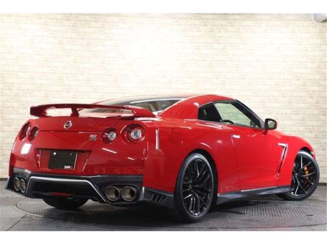Nissan GT-R 2016 6327406-8