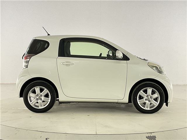 Toyota IQ 2013 6360107-7