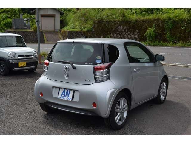 Toyota IQ 2012 6360229-9