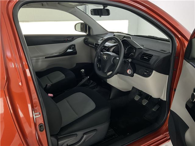 Toyota IQ 2012 6360256-2