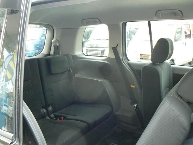 Toyota ISIS 2010 6361150-7
