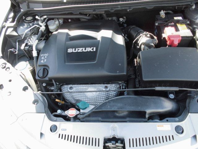 Suzuki KIZASHI 2015 6340470-4