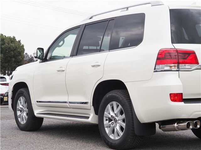 Toyota LAND CRUISER 2018 6369170-9