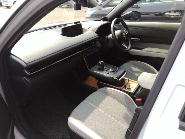 Mazda MX-30 2020 6376884-2