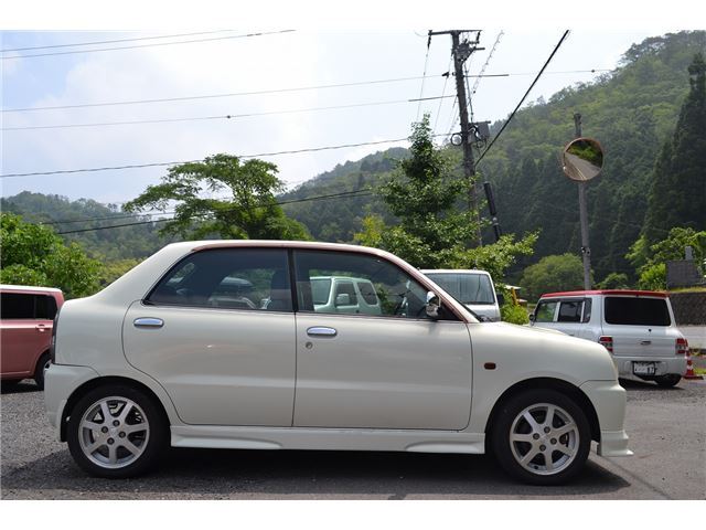 Daihatsu OPTI 2001 6367181-8