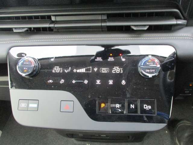 Nissan SERENA 2025 6339908-7