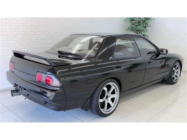 Nissan SKYLINE 1990 6348044-2
