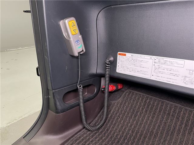 Toyota SPADE 2017 6327505-10