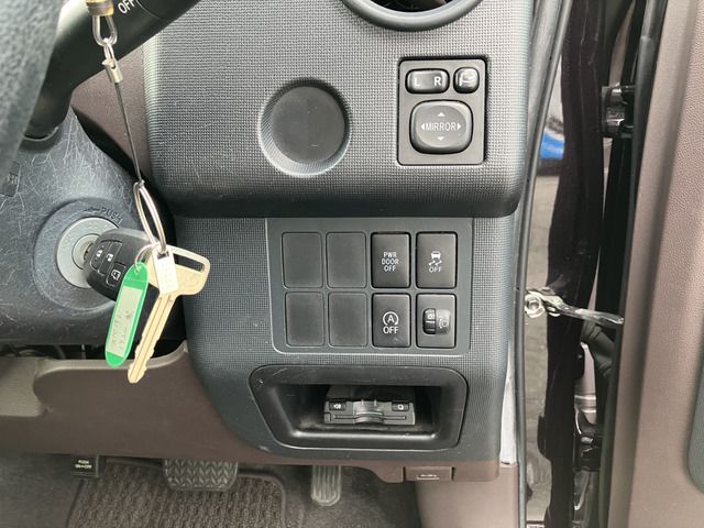 Toyota SPADE 2015 6328088-8