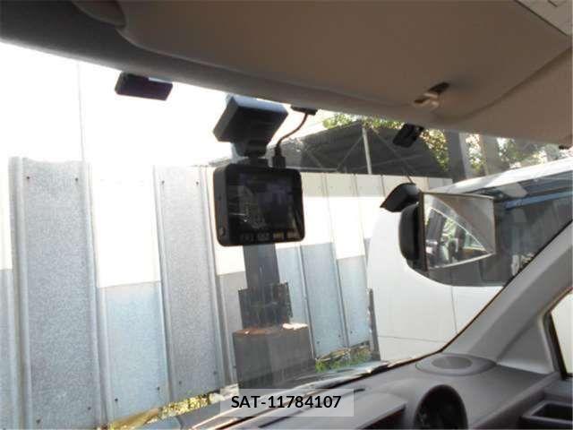 Toyota SPADE 2012 6330227-4