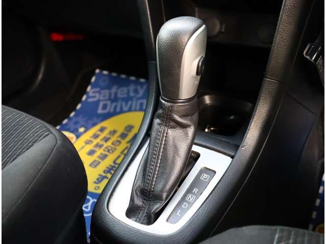 Suzuki SWIFT 2014 6374017-7