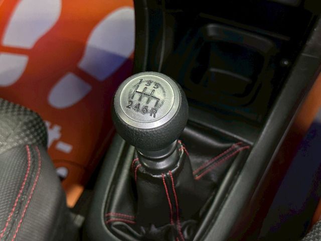 Suzuki SWIFT 2013 6374958-8