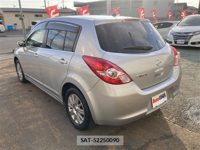 Nissan TIIDA 2011 6351941-1