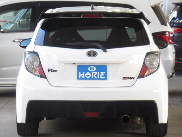 Toyota VITZ 2018 6372609-1