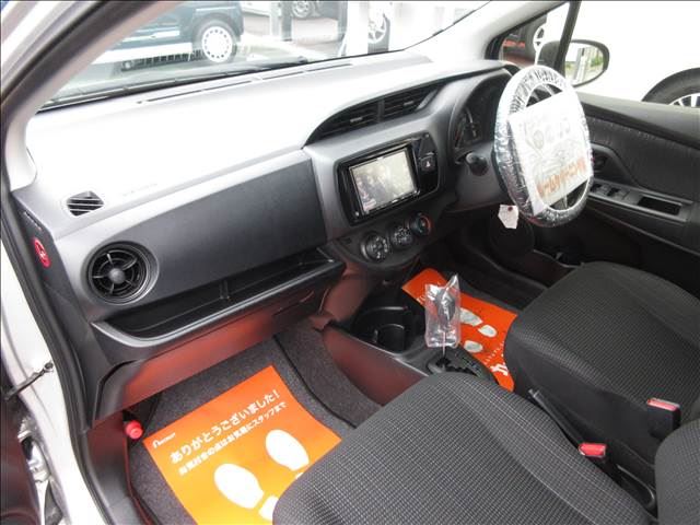 Toyota VITZ 2017 6373087-10
