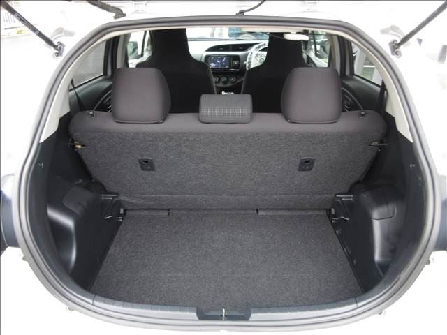 Toyota VITZ 2017 6373087-5