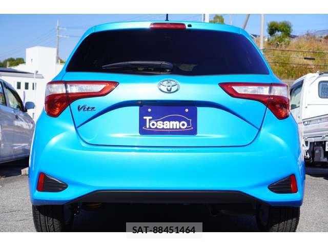 Toyota VITZ 2017 6373089-1
