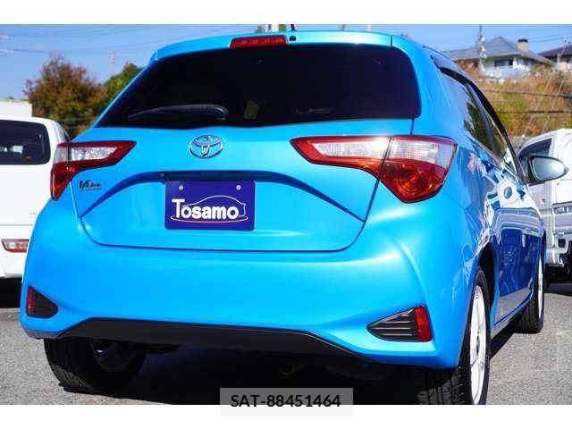 Toyota VITZ 2017 6373089-10