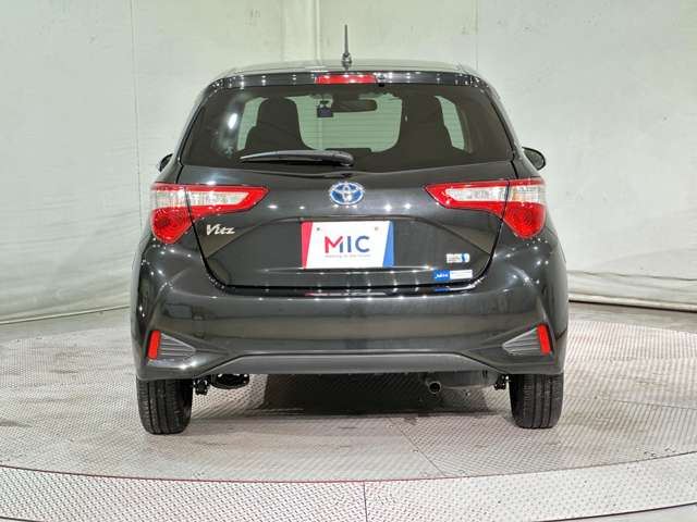 Toyota VITZ 2017 6373217-5