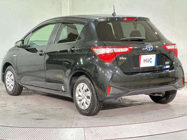Toyota VITZ 2017 6373217-6