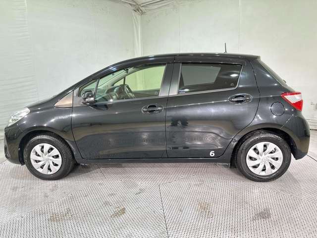 Toyota VITZ 2017 6373217-7