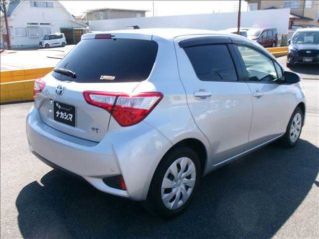 Toyota VITZ 2017 6373218-1